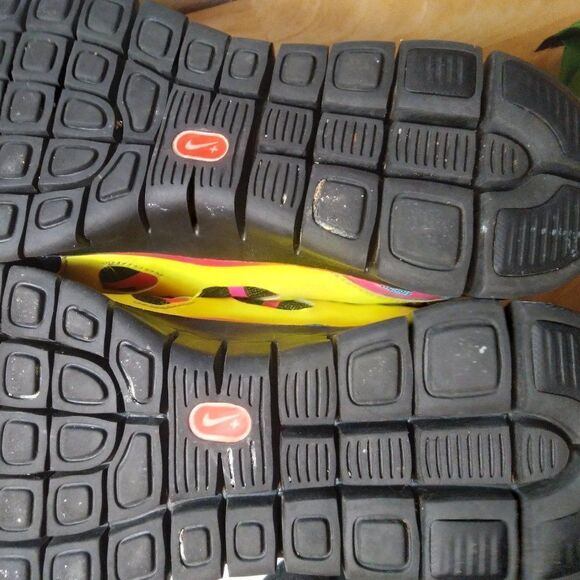 Nike Yellow and Black Free Run 2 - Picture 8 of 8